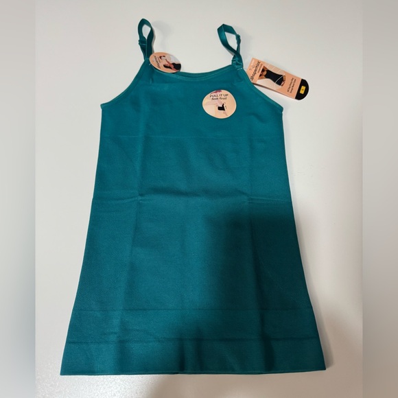 Shapermint Essentials Teal Scoop Neck Cami - Picture 4 of 9